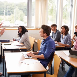 Image de : Des visites de classe... en vrai.
